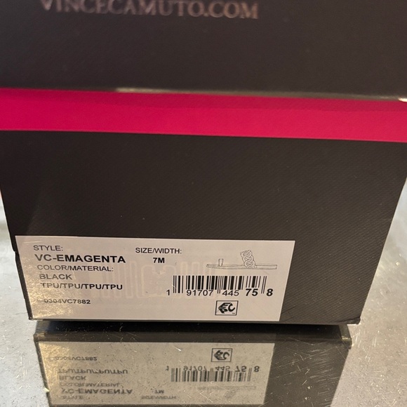 New with tags Vince Camuto Glossy Black Chain-Link Toe-Loop Sandals - Picture 5 of 7